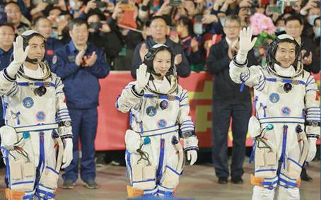 神州十三號發(fā)射圓滿成功